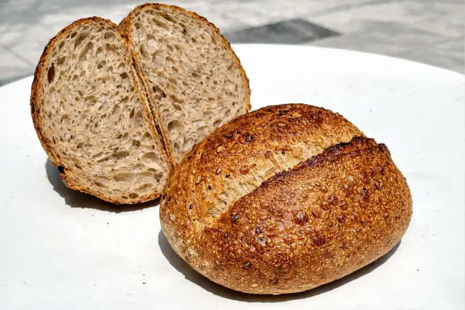 عجين مخمر بالبذور